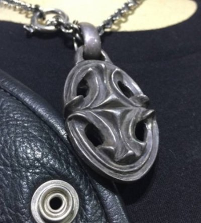 Photo2: Both Side Sculpted Oval With H.W.O Pendant