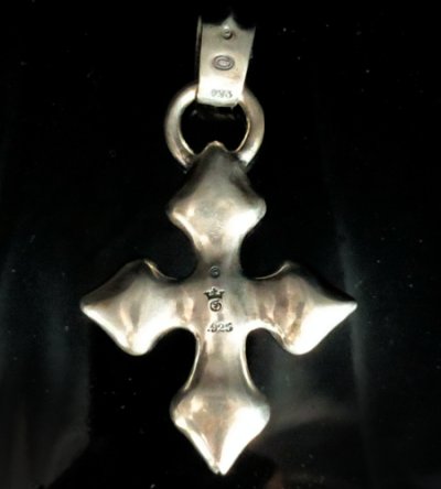 Photo2: 4 Heart Chiseled Short Cross With Chevron Bail Pendant