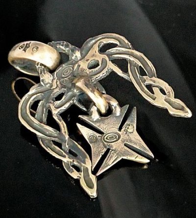 Photo2: Skull On Snake Buckle With Maltese Cross Pendant