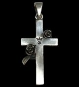 Plain Cross With Rose Pendant [Large]