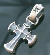 1/32 Battle-Ax Cross With H.W.O Pendant