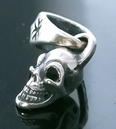 Photo1: Twelve Small Skull Pendant