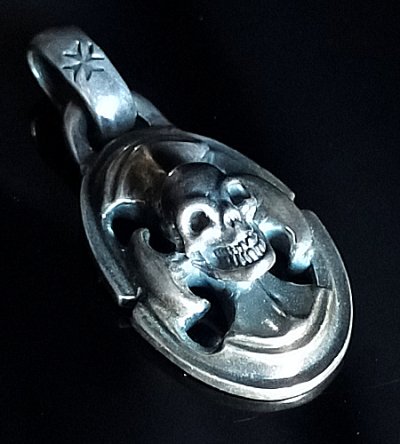 Photo2: Quarter Battle Ax On Skull With H.W.O Pendant