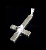 Skull On Plain Petro Cross Pendant [Quarter]