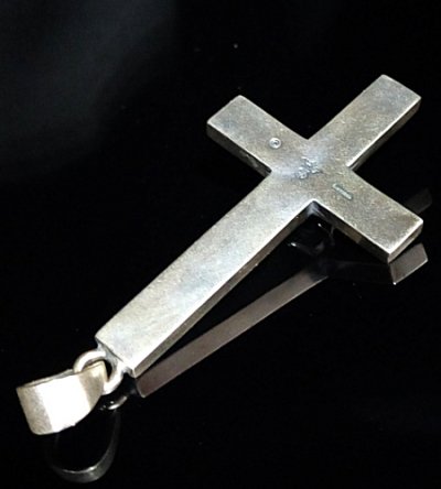 Photo1: Skull On Plain Petro Cross Pendant [Half]