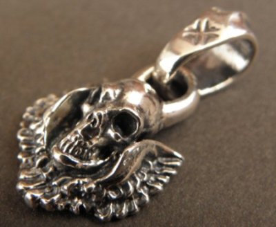 Photo2: Quarter Skull Wing Pendant