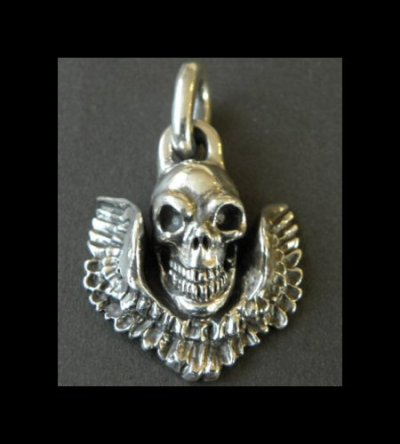 Photo2: Skull Wing Button Pendant