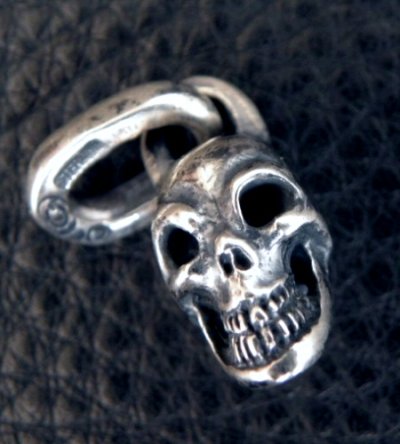 Photo2: Half Size Single Skull Pendant