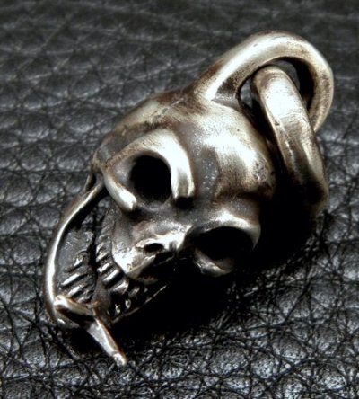 Photo2: Single Skull With Snake Tongue Pendant