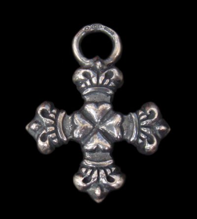 Photo1: Half 4Heart Crown Short Cross Pendant