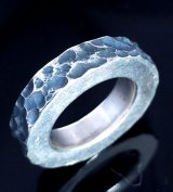 6.5mm Wide Side Flat Chiseled Ring Bold