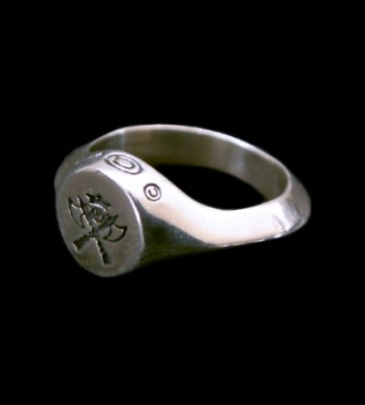 Photo1: Battle-Ax Small Signet Triangle Wire Ring