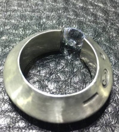 Photo2: Floating Diamond With Triangle Wire Ring