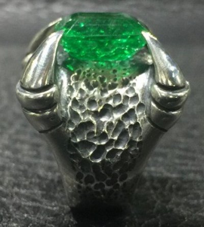 Photo2: 8.09Ct Rectangle Green Emerald Medium Chiseled Iron Claw Ring