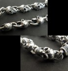 More Photo2: Sculpted oval keeper with 2 old bulldog & all skull links wallet chain