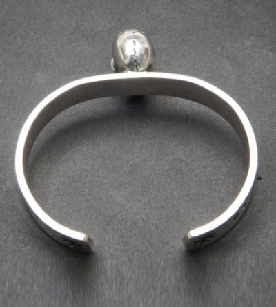 Photo1: Skull On Flat Bar Bangle