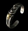 Photo1: 18k Gold Skull On Master Gothic Bangle (1)