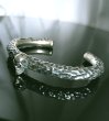 Photo15: Twelve Small Skull On 7.5mm Chiseled Wire O-ring Bangle (15)