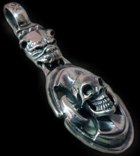 Photo1: Old Bulldog & Battle-Ax On Skull Pendant (1)