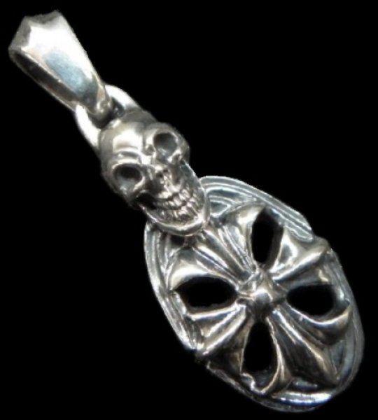 Photo1: Quarter Skull On Top Cross Oval With Classic H.W.O Pendant (1)