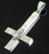 Photo3: Skull On Plain Petro Cross Pendant [Quarter] (3)