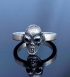 Photo4: Twelve Skull On Flat Bar Ring (4)