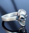 Photo2: Twelve Skull On Flat Bar Ring (2)