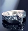 Photo5: Twelve Small Skull On 6.5mm Wide Side Flat Chiseled Ring Bold (5)