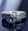 Photo4: Twelve Small Skull On 6.5mm Wide Side Flat Chiseled Ring Bold (4)