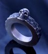 Photo2: Twelve Small Skull On 6.5mm Wide Side Flat Chiseled Ring Bold (2)