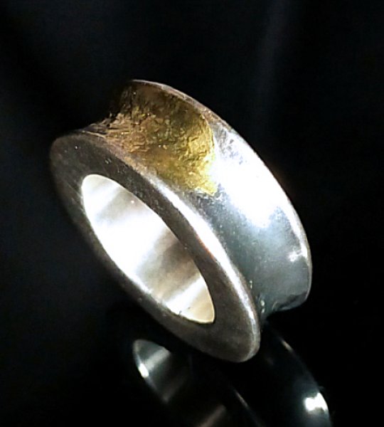 Photo1: Smooth & Pure Gold Wrap Mini Textured 10 x 6mm Wide Bolo Neck Reel Ring (1)