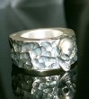 Photo2: Twelve Small Skull On 11mm Wide Side Flat Chiseled Ring Bold (2)